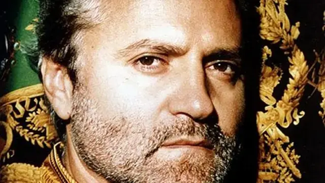 A Reggio\u00A0“Vesti d’Arte”, la mostra che celebra l’abbraccio tra Italia e Polonia nel nome di Versace\n