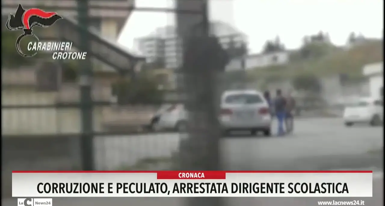 Corruzione e peculato, arrestata dirigente scolastica