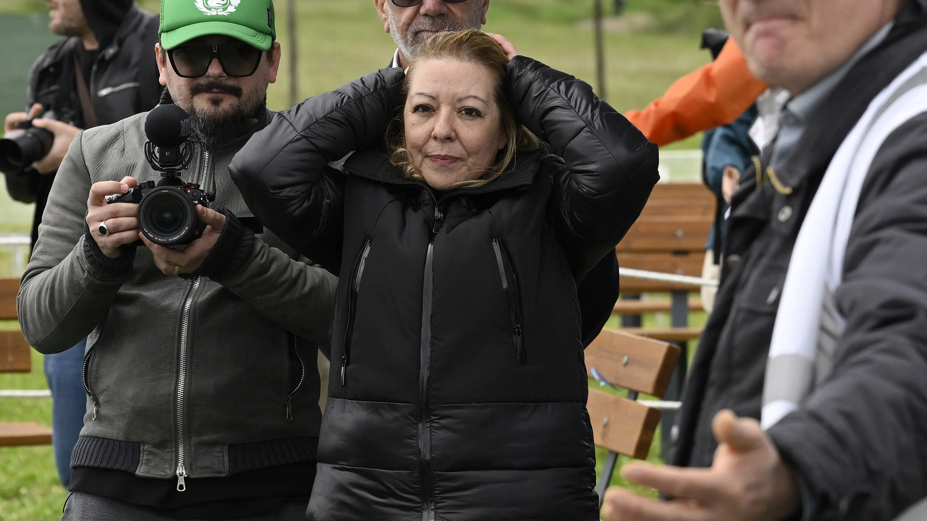 <p>Gisella Cardia durante una delle presunte apparizioni della Madonna (foto Ipa)</p>\\n , Luigi Mistrulli