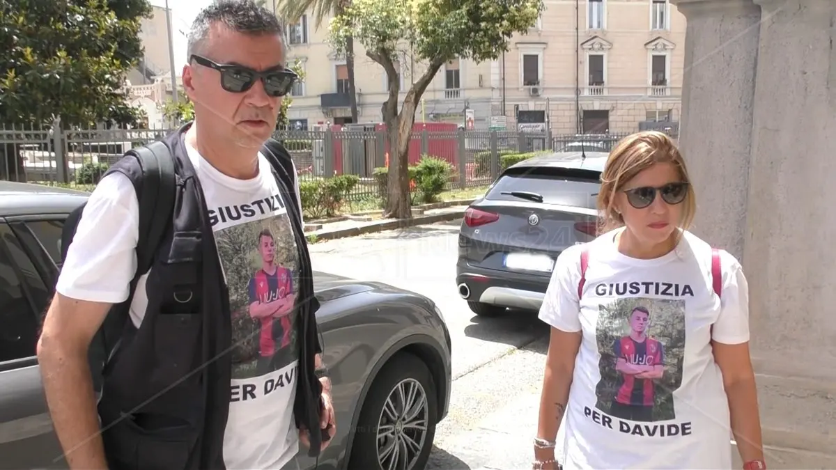 <p>I genitori di Davide Ferrerio</p>\\n