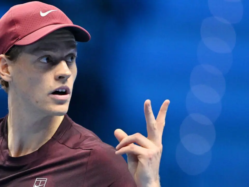 Tennis, Sinner \"risolve\" il rebus Zverev e conquista la semifinale alle Atp Finals