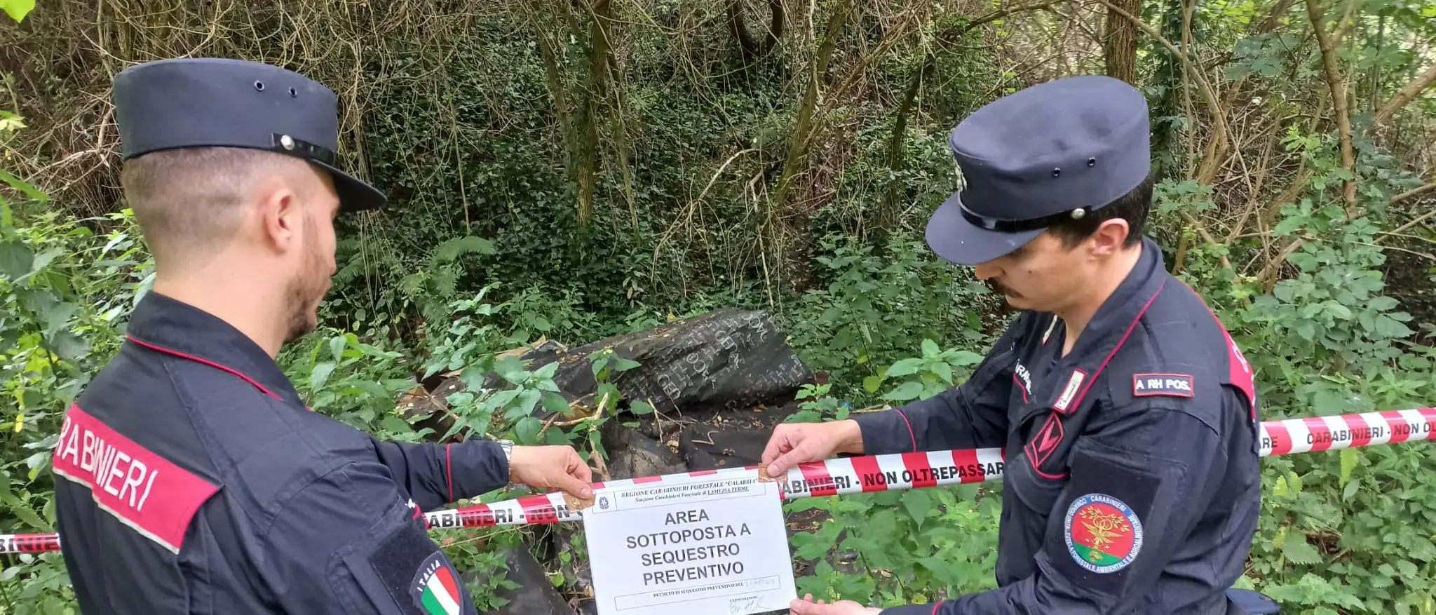 Operazione dei Forestali contro i reati ambientali nel Catanzarese: scoperta una discarica abusiva a Germaneto\n