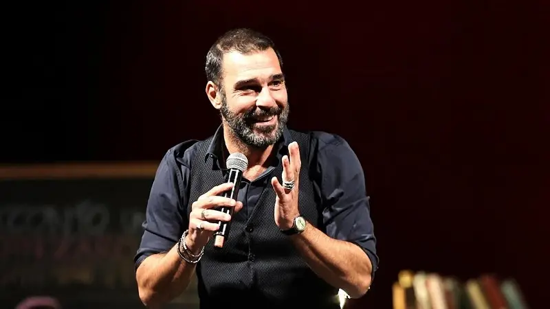 Politeama rapito da Leo che \"racconta una storia\"