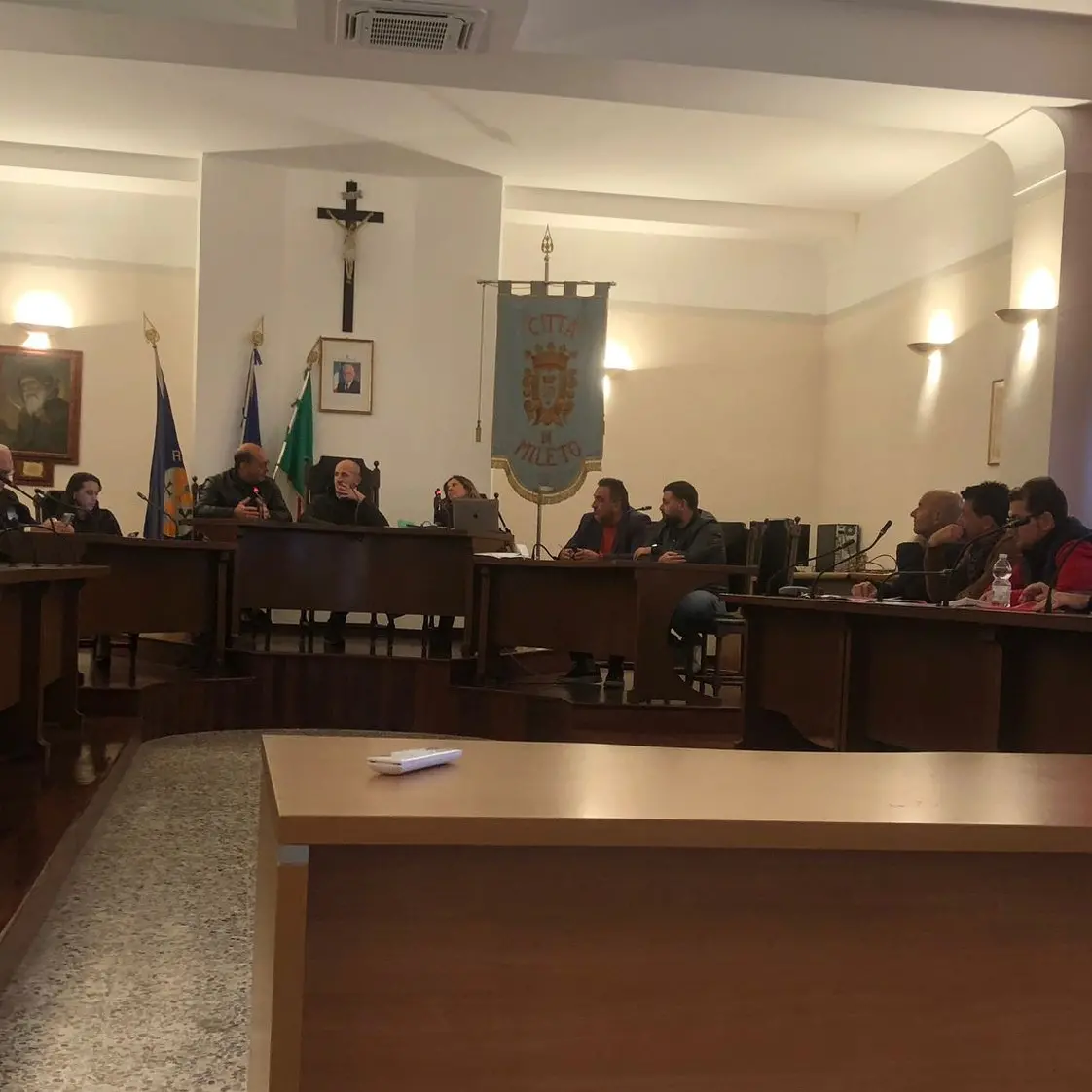Blocco delle concessioni edilizie\u00A0a Mileto, il sindaco cerca di ricucire con i tecnici del territorio e apre a modifiche del Psc\u00A0\n