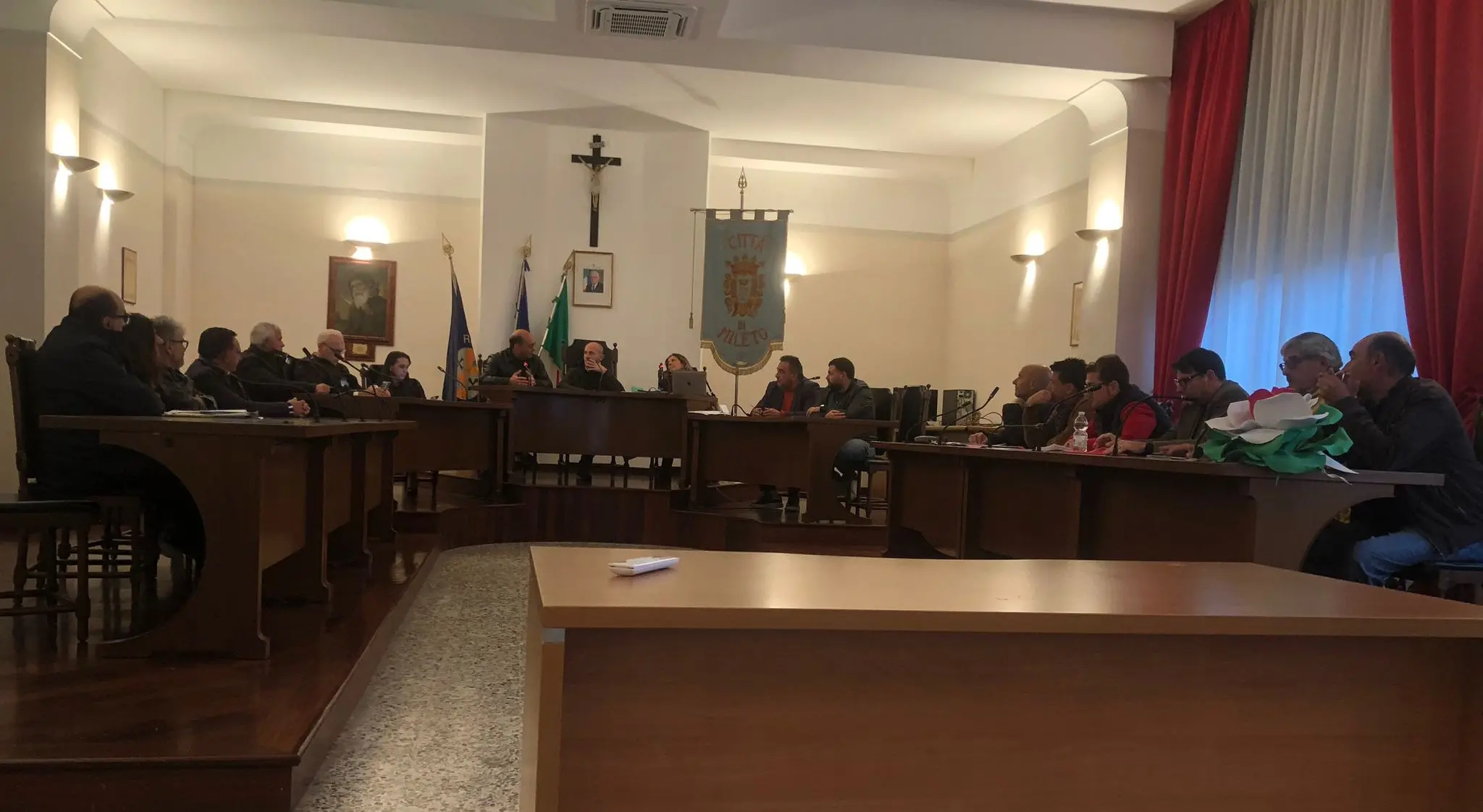 Blocco delle concessioni edilizie\u00A0a Mileto, il sindaco cerca di ricucire con i tecnici del territorio e apre a modifiche del Psc\u00A0\n