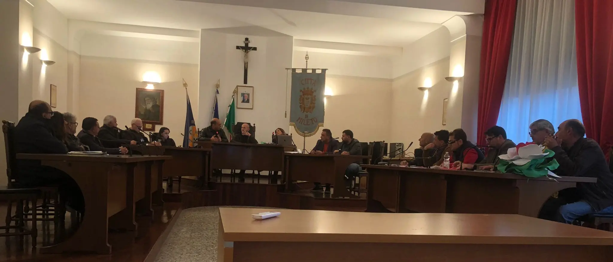 Blocco delle concessioni edilizie\u00A0a Mileto, il sindaco cerca di ricucire con i tecnici del territorio e apre a modifiche del Psc\u00A0\n