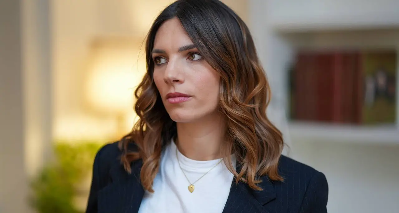 <p>Poliziotti feriti a Crotone, <span style=\"color:hsl(0, 75%, 60%);\">Baldino interroga il ministro</span> dell’Interno: «Quanti uomini ci sono in Questura?»</p>