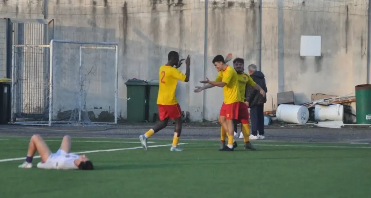 Eccellenza, scontro per il secondo posto tra Isola CR e Trebisacce:\u00A0il programma del\u00A0decimo turno\n