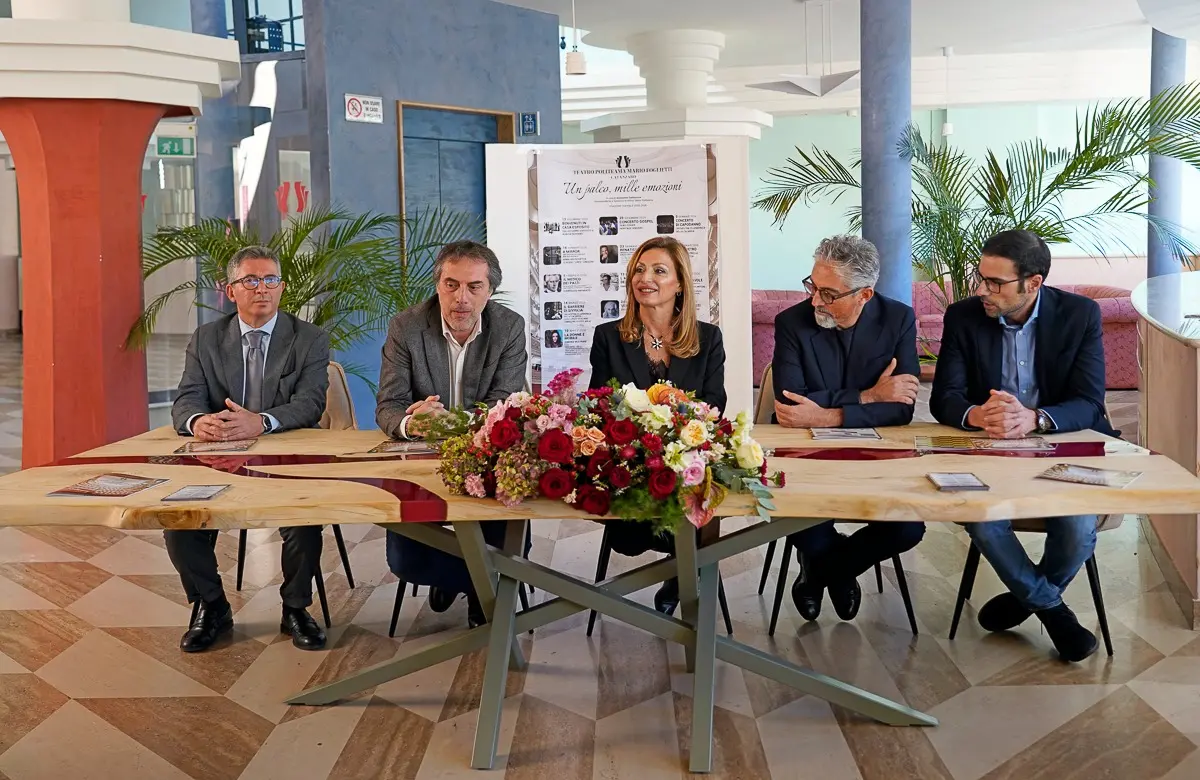 Un palco, mille emozioni: il Teatro Politeama di Catanzaro presenta la nuova stagione tra prosa, musica e lirica\n