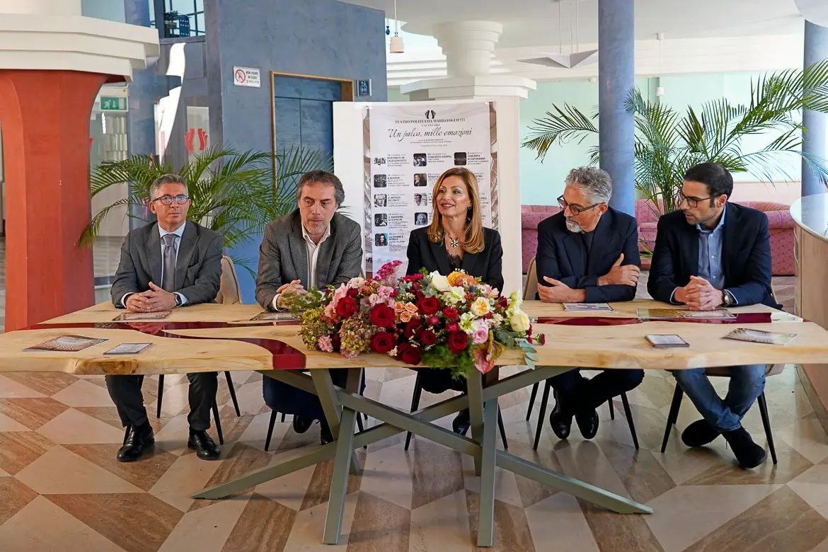Un palco, mille emozioni: il Teatro Politeama di Catanzaro presenta la nuova stagione tra prosa, musica e lirica\n