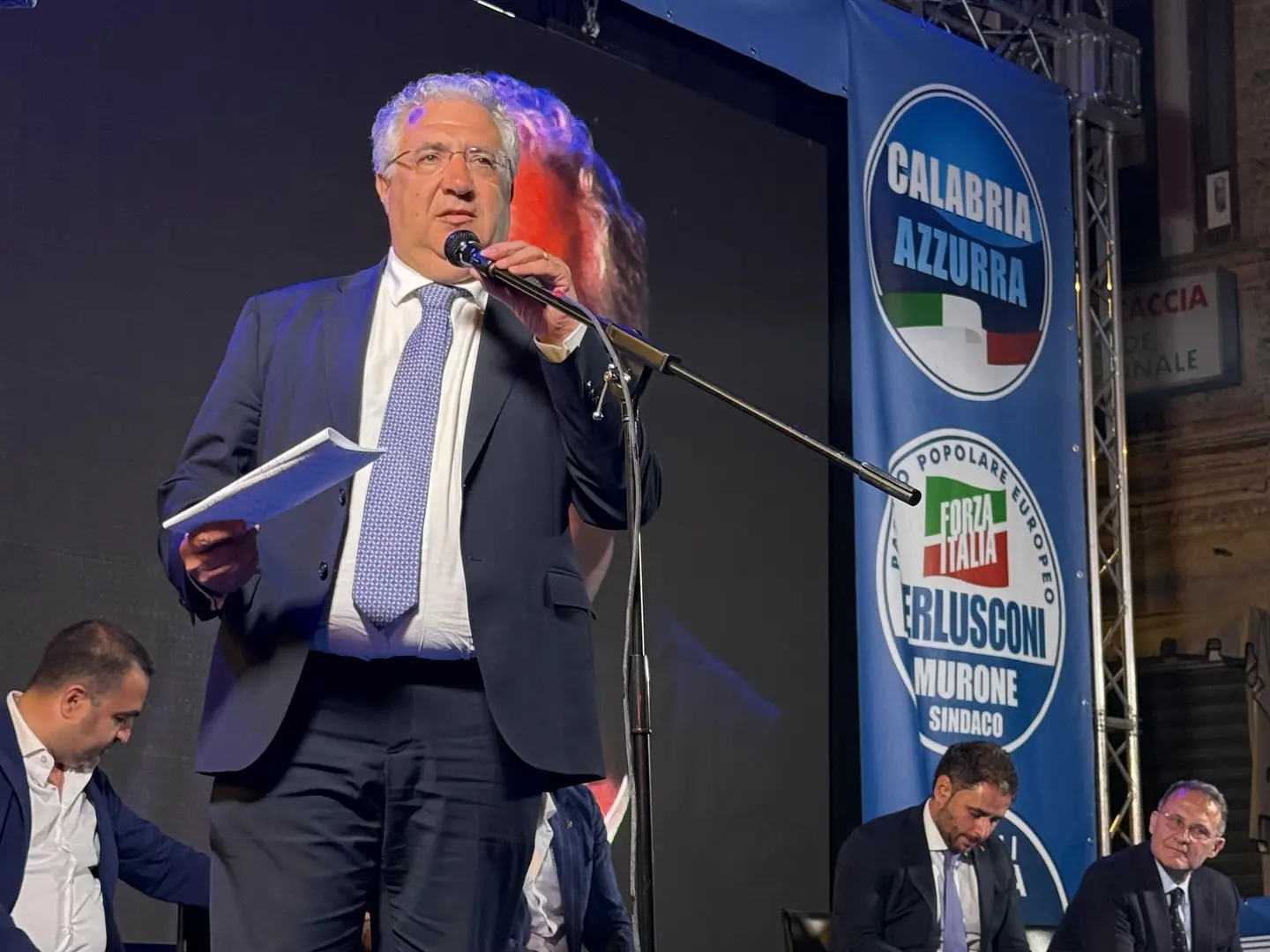 Le bombe della ’ndrangheta a Lamezia, il sindaco Murone: «Non restiamo in silenzio, la città deve reagire»\n