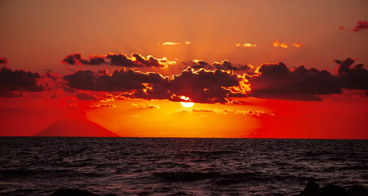 Una provincia che ha smesso davvero di vivere quando è nata: il paradosso del declino di Vibo\n