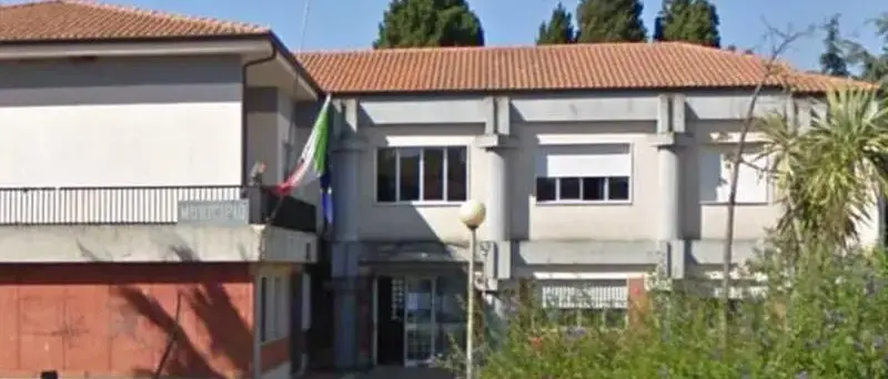 Buco da 5 milioni di euro al Comune di Ricadi: la Procura chiede il rinvio a giudizio\u00A0per 11 amministratori e dipendenti\n