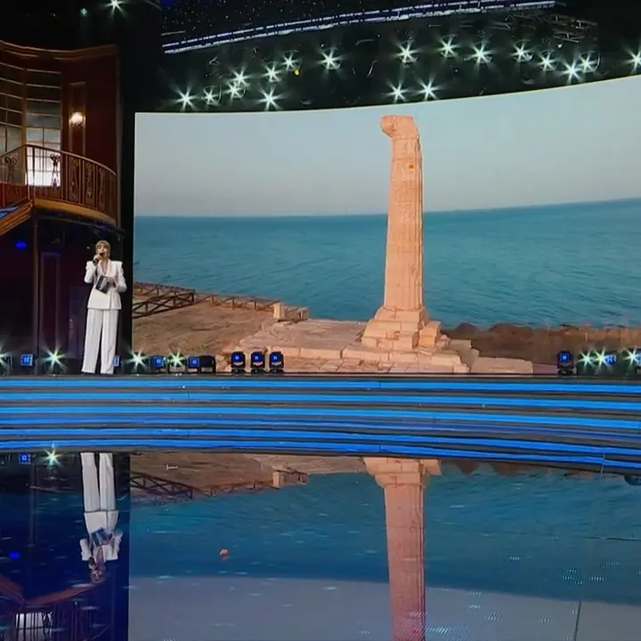 Cosenza e il Salone degli Specchi della Provincia brillano a “Ballando con le Stelle”