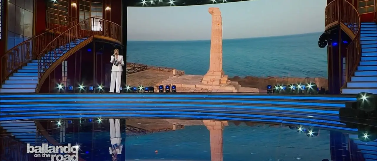 Cosenza e il Salone degli Specchi della Provincia brillano a “Ballando con le Stelle”