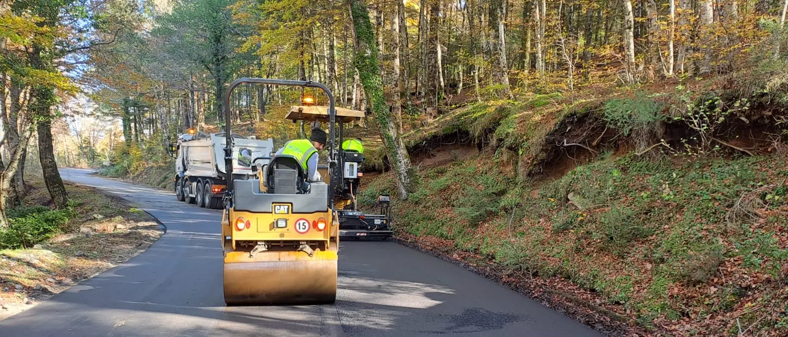 Strada provinciale 9 bis,\u00A0posato il nuovo asfalto nel tratto che conduce a Ferdinandea\n