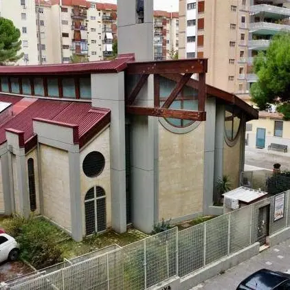 Neonato morto in culla termica Bari, rinviati a giudizio parroco e responsabile manutenzione\n