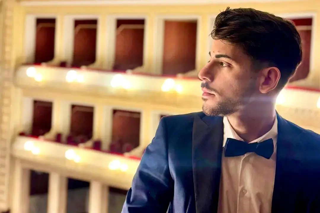Cresce l’attesa al Teatro Rendano di Cosenza per il debutto del tenore catanzarese Lorenzo Papasodero