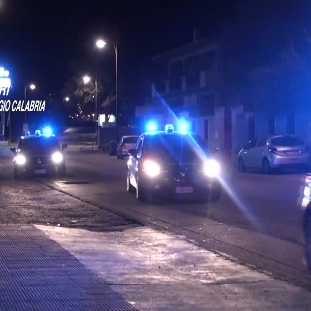 Cinquefrondi, quattro donne arrestate per furto aggravato in un negozio di articoli per la casa\n