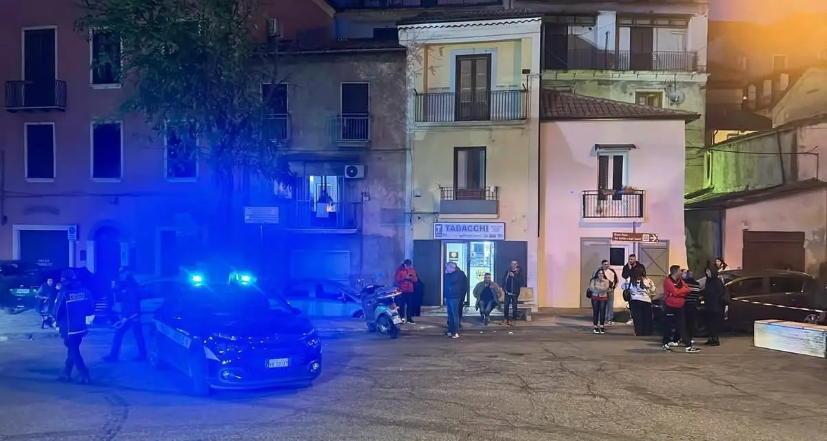 Cosenza, protesta pacifica\u00A0nel Rione Massa: residenti bloccano la strada perché sono senz’acqua