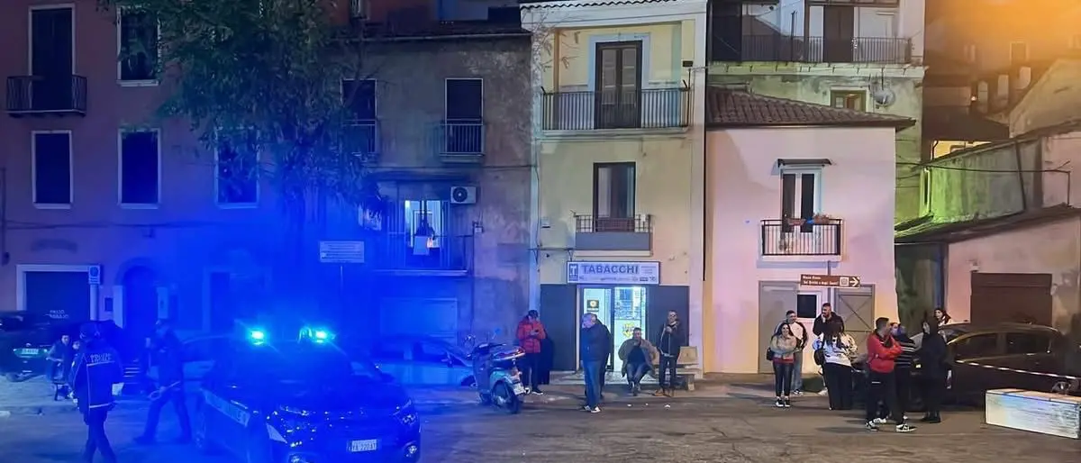 Cosenza, protesta pacifica\u00A0nel Rione Massa: residenti bloccano la strada perché sono senz’acqua