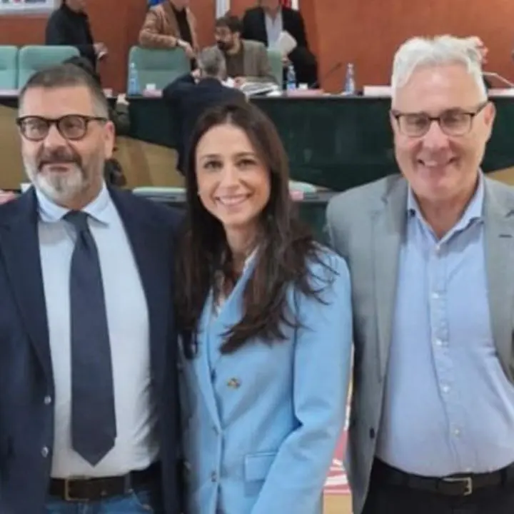 Rende, i consiglieri di centrodestra scelgono l’aula e votano l’atto Tpl\n