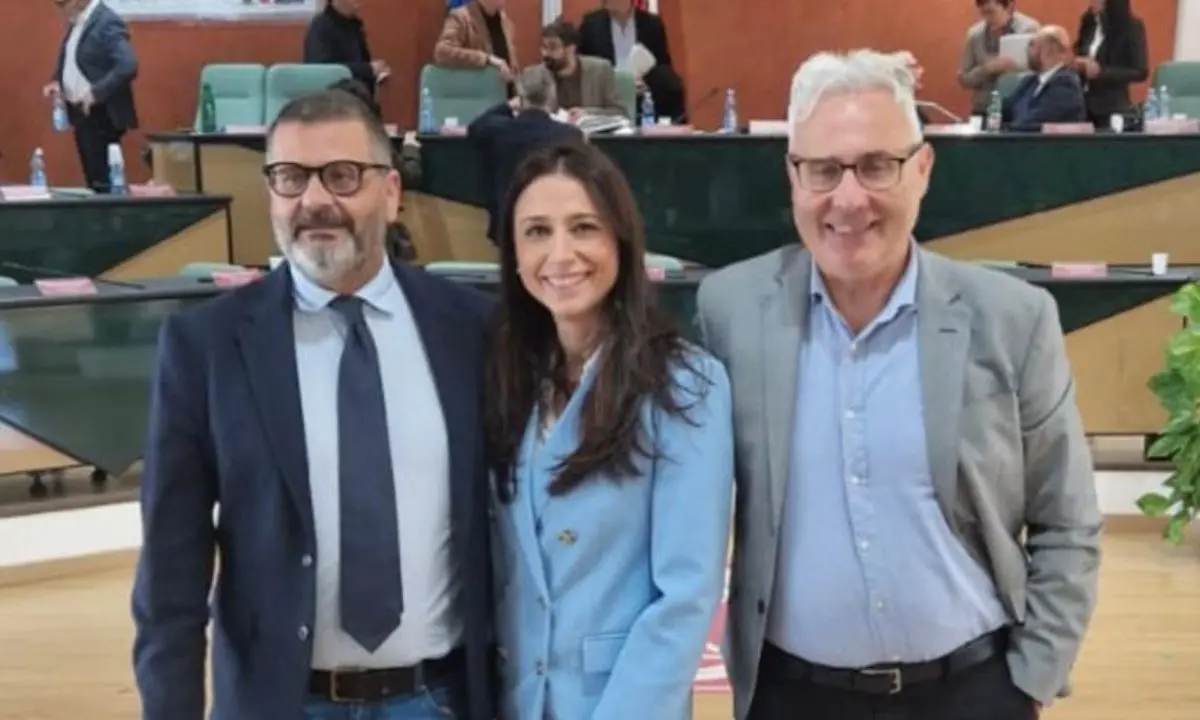 Rende, i consiglieri di centrodestra scelgono l’aula e votano l’atto Tpl\n