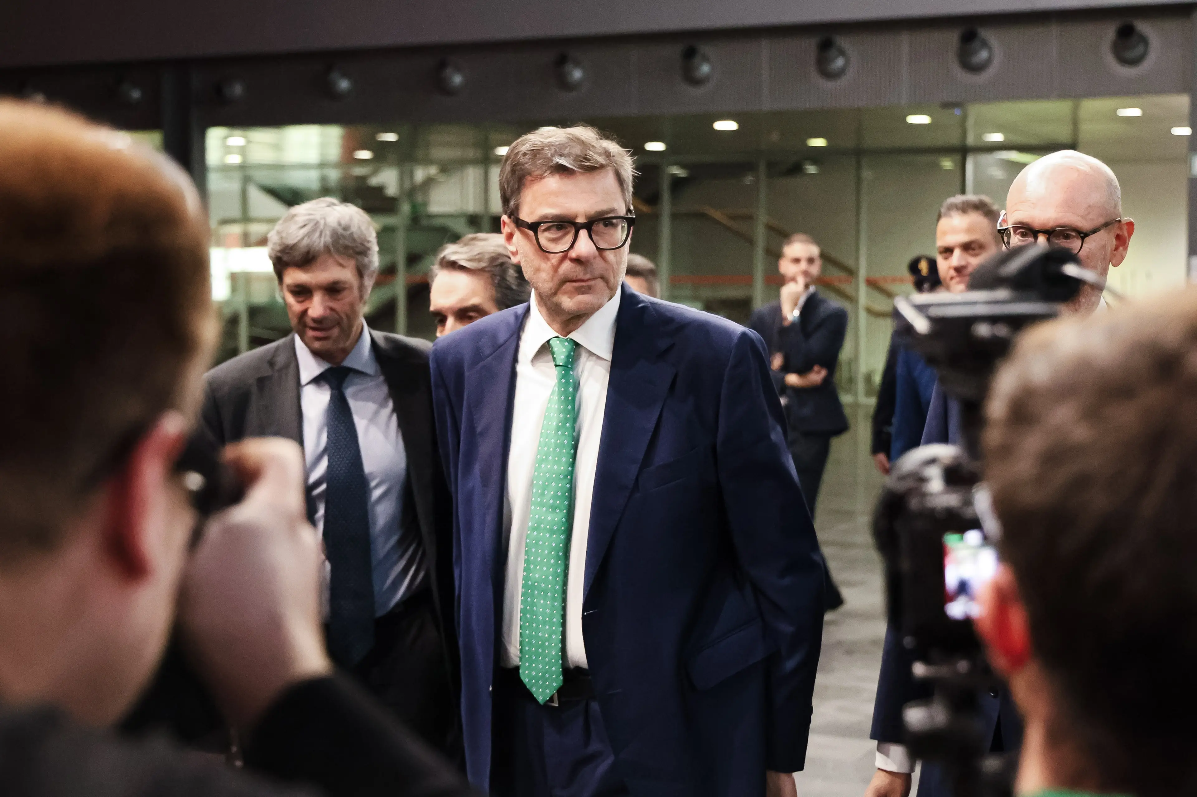 La Vucciria della manovra: bonus tombe, oro “dimenticato”\u00A0e un Parlamento ridotto a comparsa\n