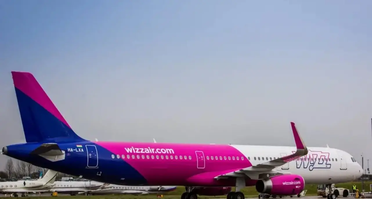 Aeroporto di Lamezia, Wizz Air e Sacal inaugurano\u00A0il primo volo per Bratislava: «Calabria più vicina all’Europa»\n