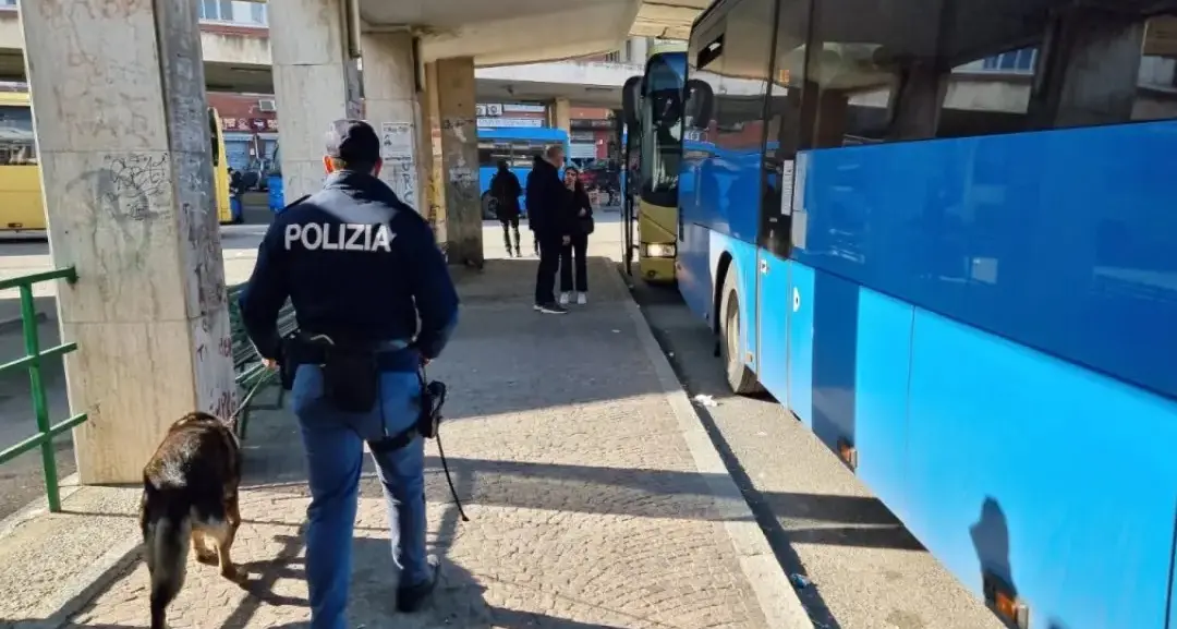 Cosenza, autostazione sempre più terra di nessuno. La Confail Faisa: «Istituire una postazione fissa di Polizia»\n