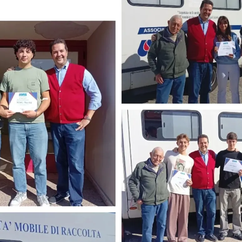 L’autoemoteca per donare il sangue nel cortile del liceo scientifico Zaleuco di Locri\u00A0\n