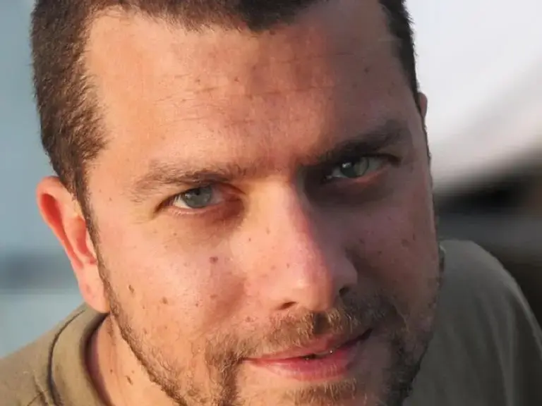 Il caso di Alberto Trentini, da un anno prigioniero in Venezuela e ostaggio di un instabile triangolo geopolitico