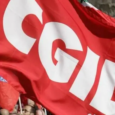 Sciopero generale indetto dalla Cgil, a Crotone la manifestazione regionale: «Simbolo delle carenze della Calabria»\n