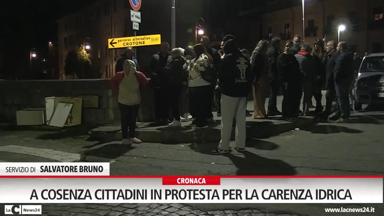 A Cosenza cittadini in protesta per la carenza idrica