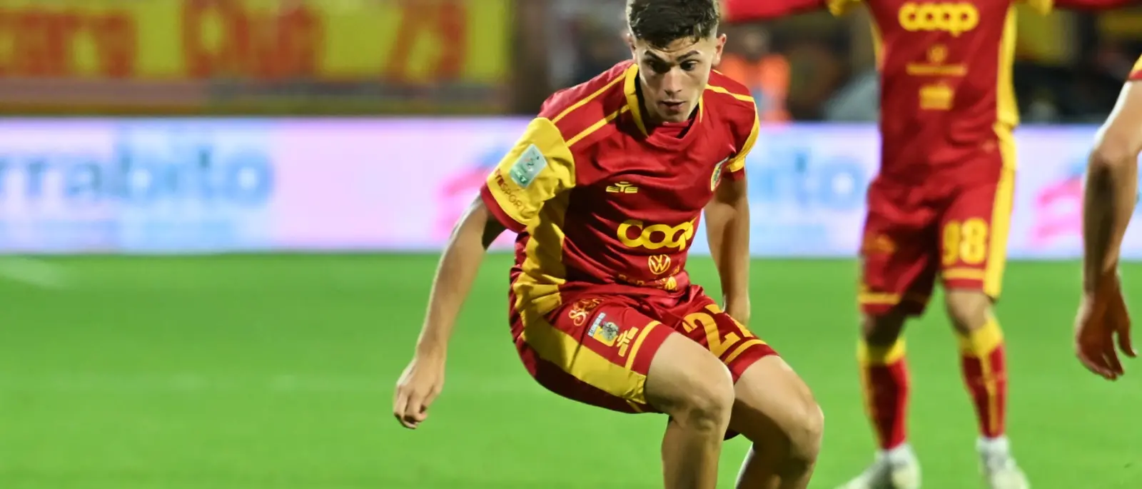 Costantino Favasuli dal campetto di Africo alla Serie B, il talento di Calabria che fa volare il Catanzaro\n