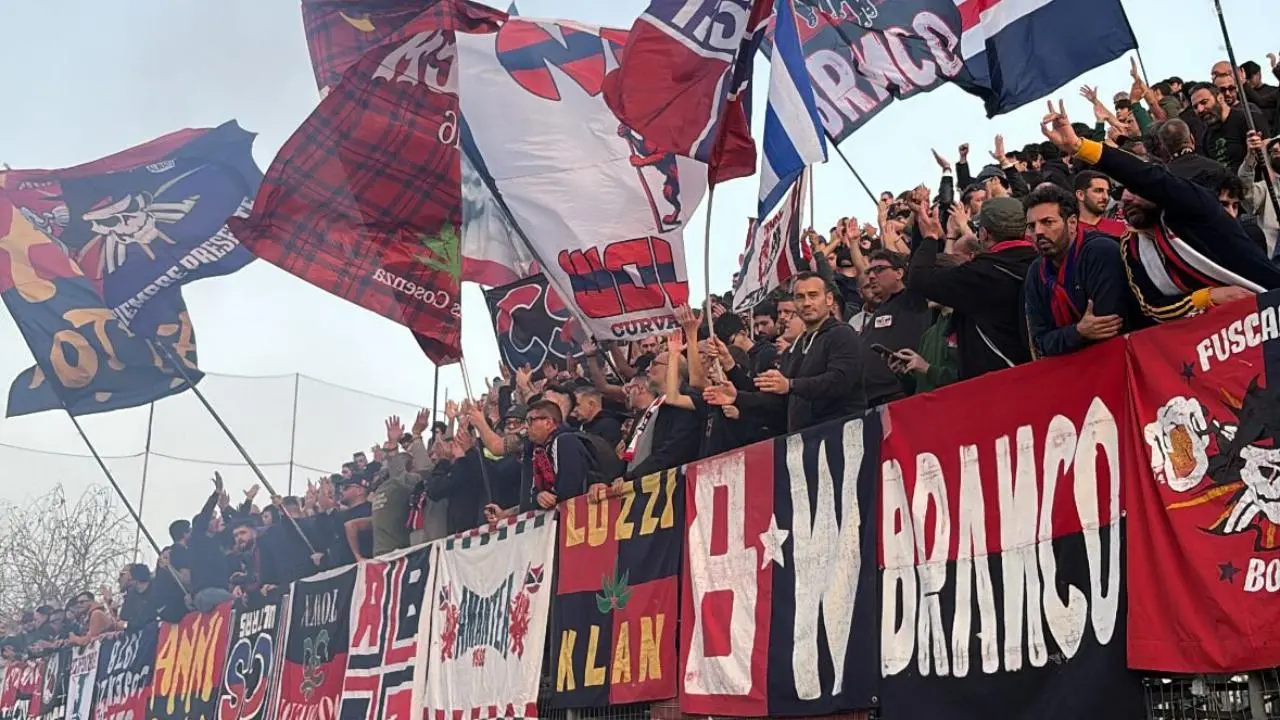 Il Cosenza sbanca Latina e si porta a meno due dal primo posto: centinaia di tifosi al “Francioni”\n