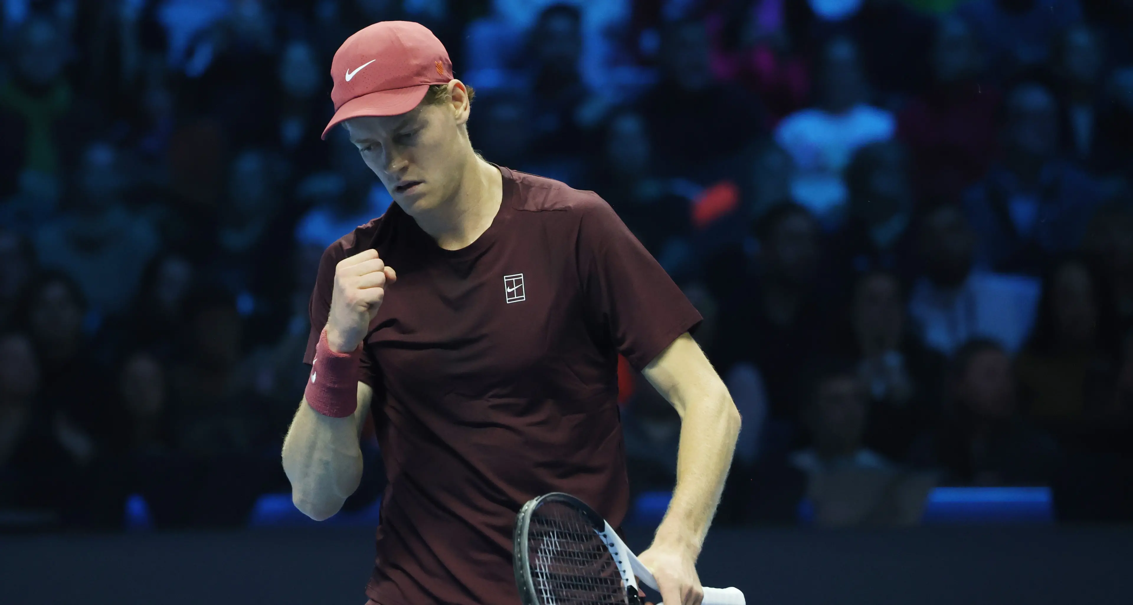 Tennis, Sinner travolge De Minaur e vola in finale alle Atp Finals di Torino\n