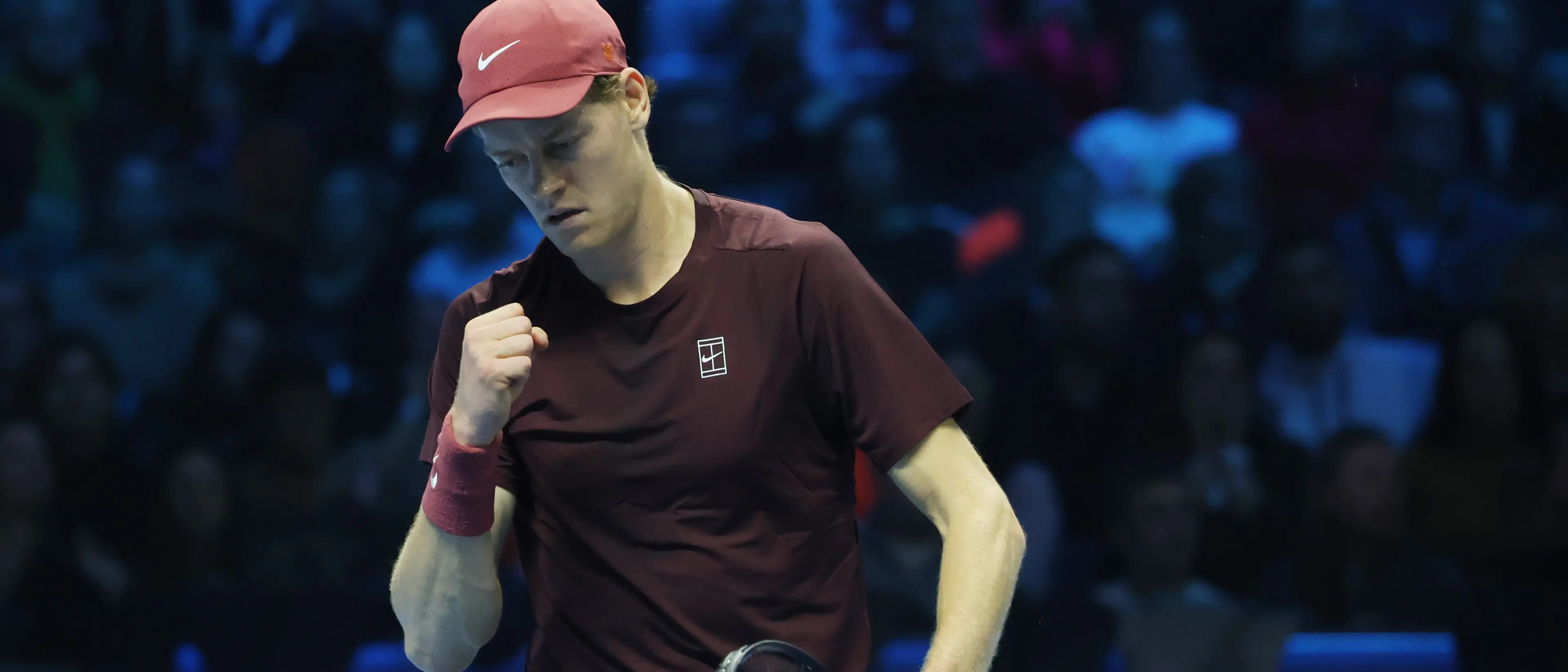 Tennis, Sinner travolge De Minaur e vola in finale alle Atp Finals di Torino\n