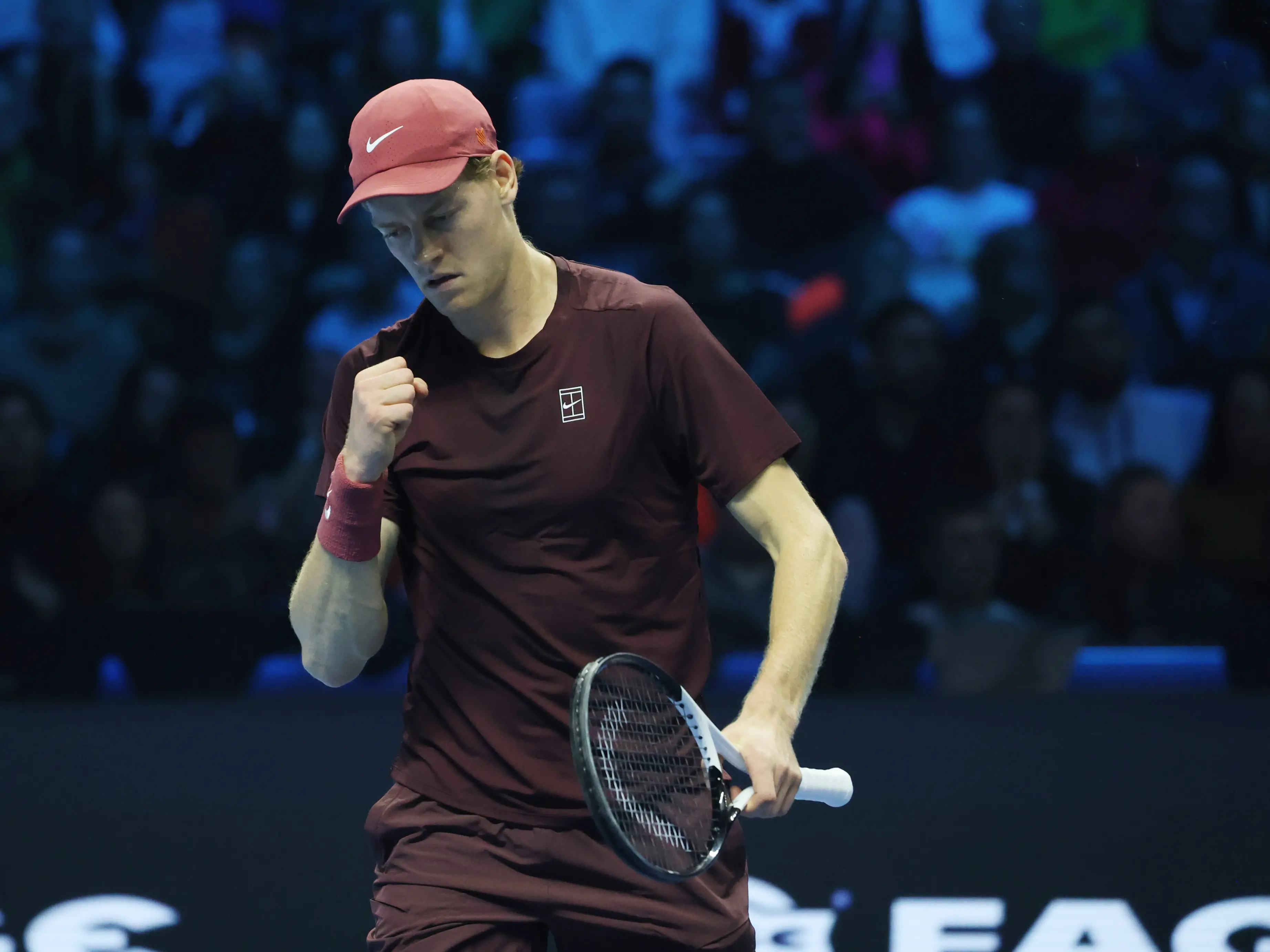 Tennis, Sinner travolge De Minaur e vola in finale alle Atp Finals di Torino