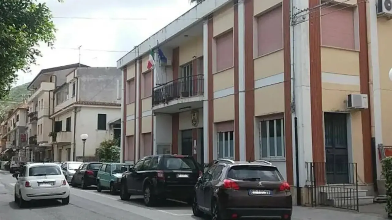 Parghelia, affondo di Guardare al Futuro contro la maggioranza: «Paralisi amministrativa senza precedenti»\n