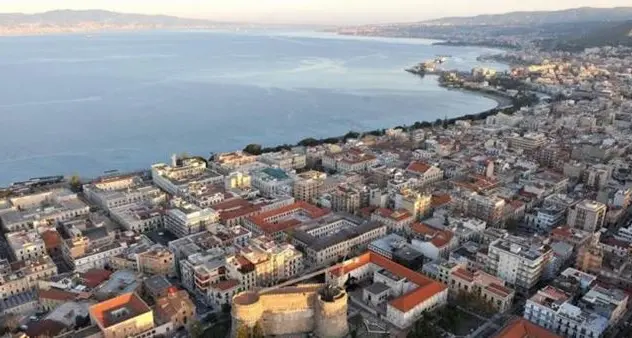 Reggio Calabria, la città delle case vuote: quattro abitazioni su dieci non sono occupate\n