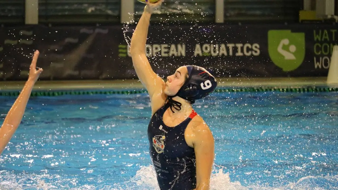 Smile Cosenza Pallanuoto, successo netto (21-3) sullo Jadran e qualificazione al turno successivo di Conference Cup\n