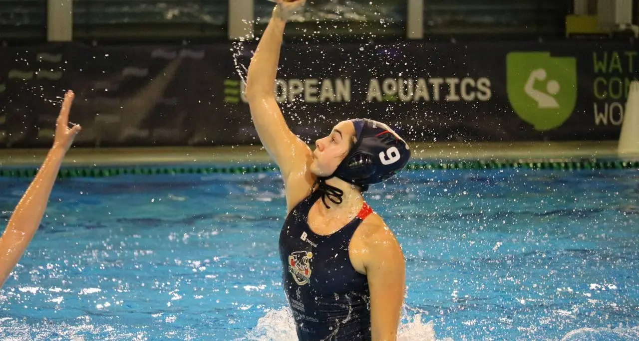 Smile Cosenza Pallanuoto, successo netto (21-3) sullo Jadran e qualificazione al turno successivo di Conference Cup\n