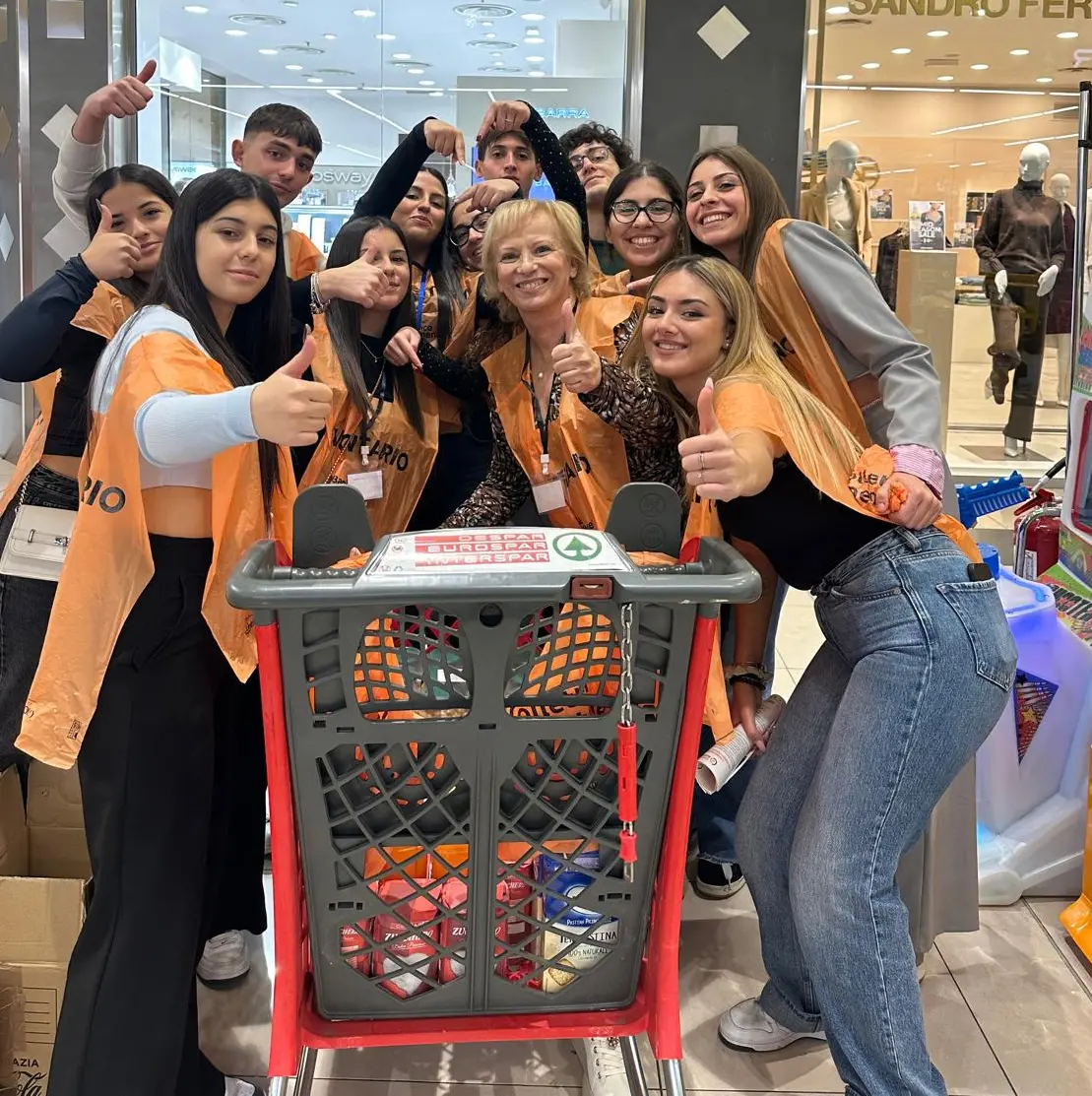 Gli studenti del Liceo Capialbi di Vibo Valentia protagonisti della Colletta del Banco Alimentare\u00A0\n