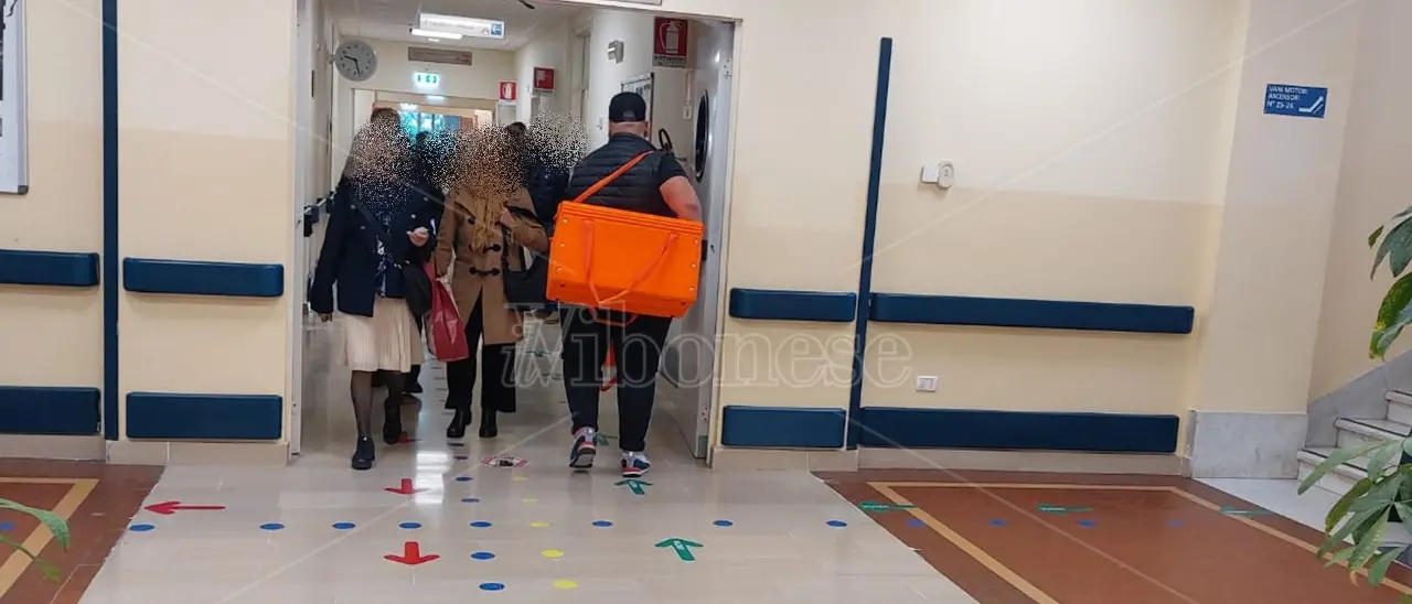 Non solo Vibo:\u00A0l’odissea di una paziente vibonese a Catanzaro\u00A0tra attese infinite, disservizi e farmaci che mancano\n