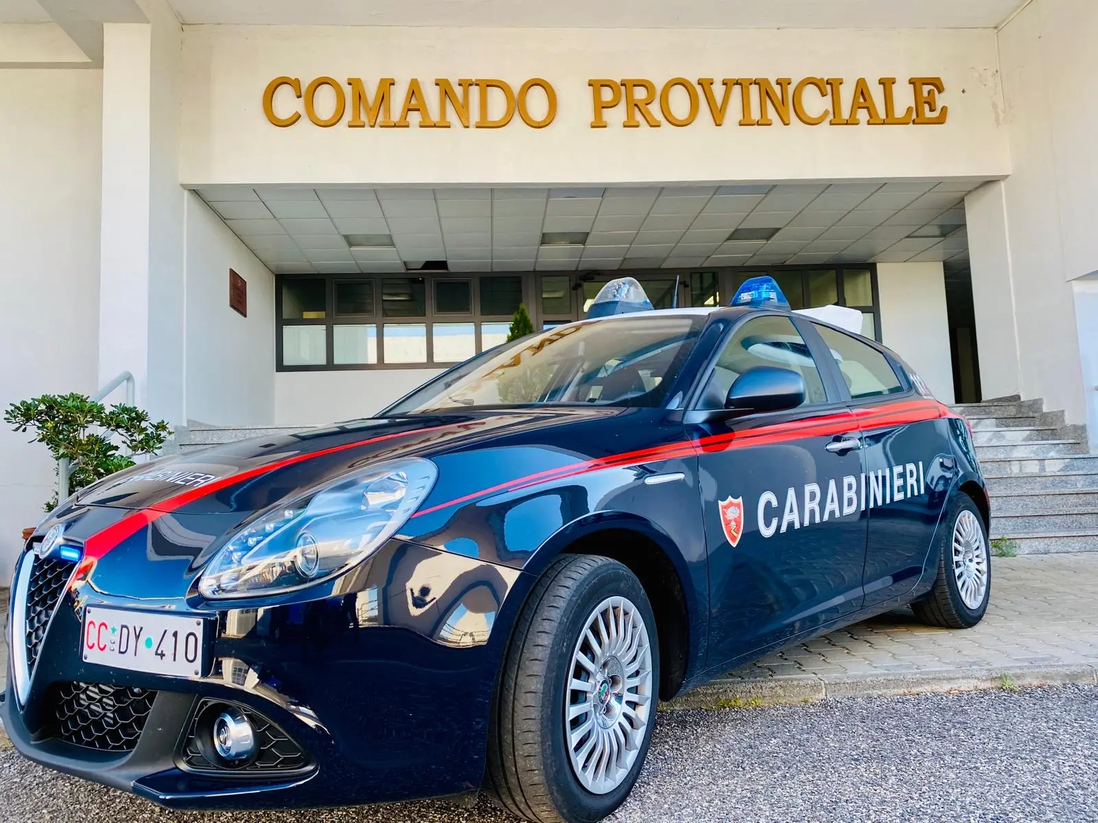Nella provincia di Catanzaro più di 600 incidenti stradali nel 2025 con\u00A010 morti, l’impegno dell’Arma:\u00A0«Comportamenti scorretti nonostante le sanzioni»\n