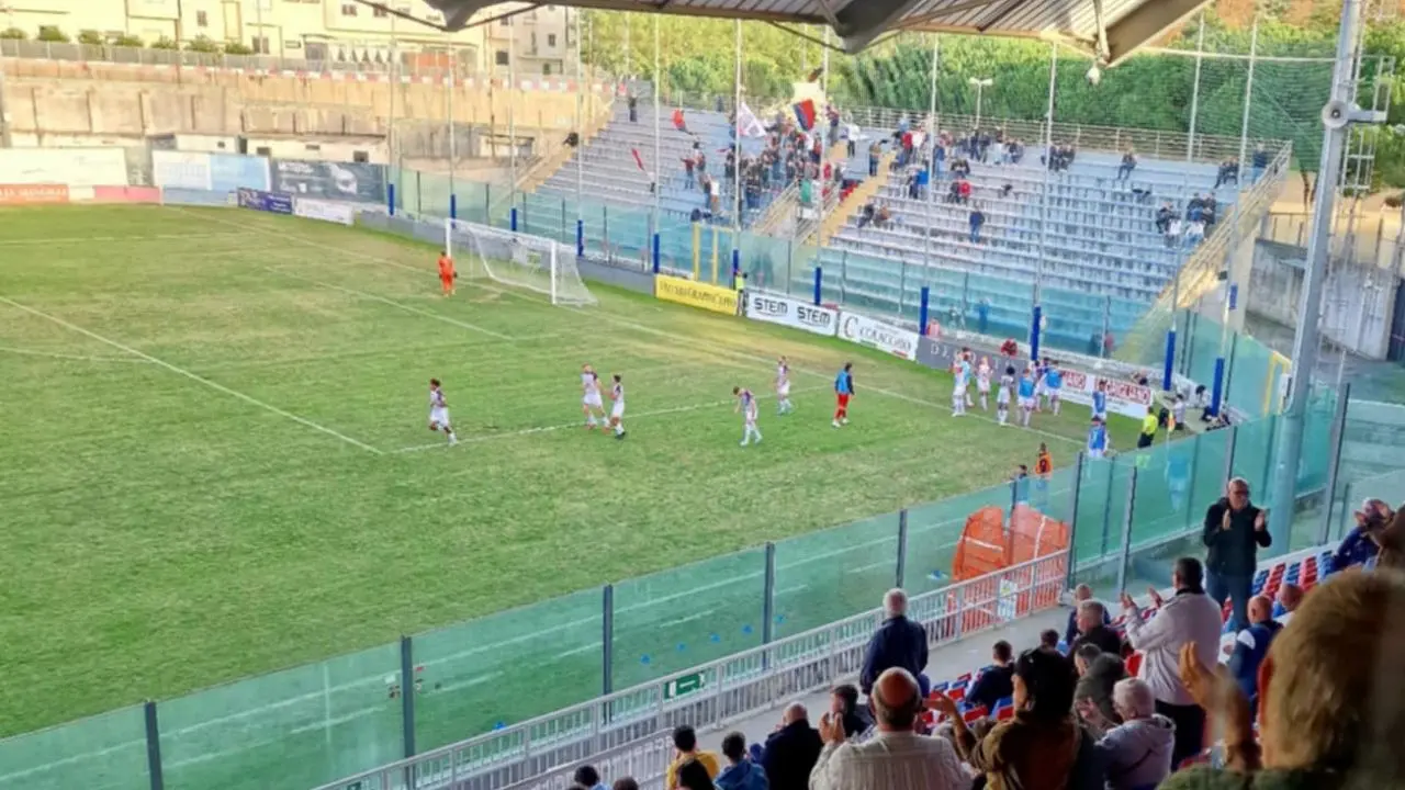 Serie D, il derby come rilancio per la Vibonese: i rossoblù\u00A0tornano al successo\u00A0battendo\u00A0la Vigor Lamezia 3-1\u00A0\n