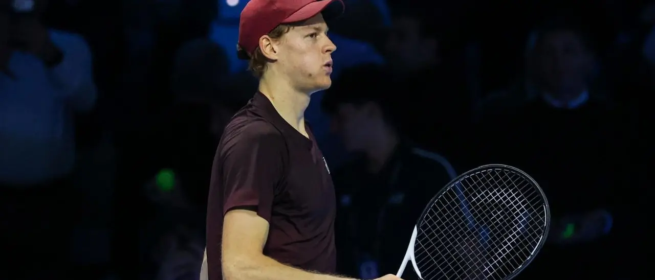 Tennis, Sinner bissa il successo alle Atp Finals: battuto Alcaraz in due set\n