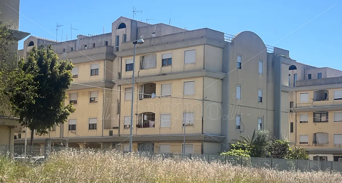 Reggio, Patrizia D’Aguì (Noi siamo Arghillà) e Giacomo Marino (Un mondo di mondi): «È\u00A0ancora emergenza abitativa al comparto 6»