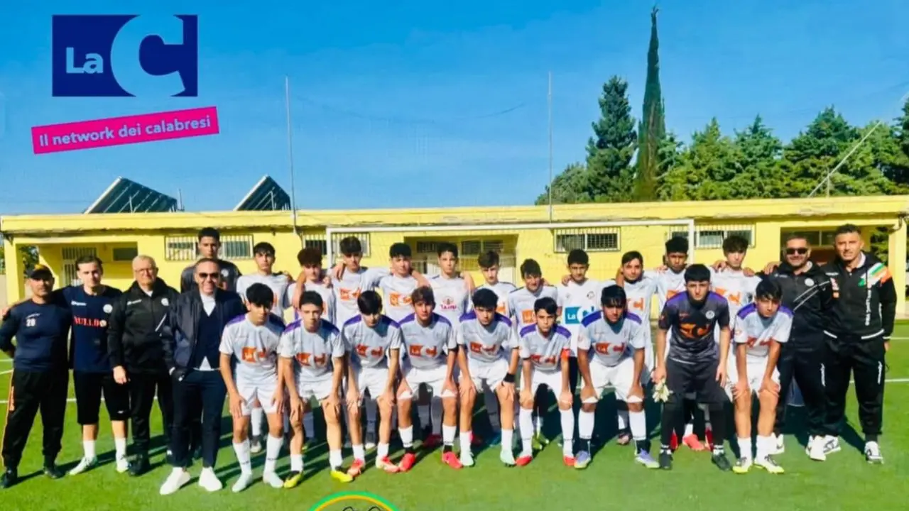 Bulldog, l'U15 scende in campo con lo sponsor LaC sulla maglia. Mister Blandino: «Ringraziamo il presidente Maduli per la vicinanza»\n